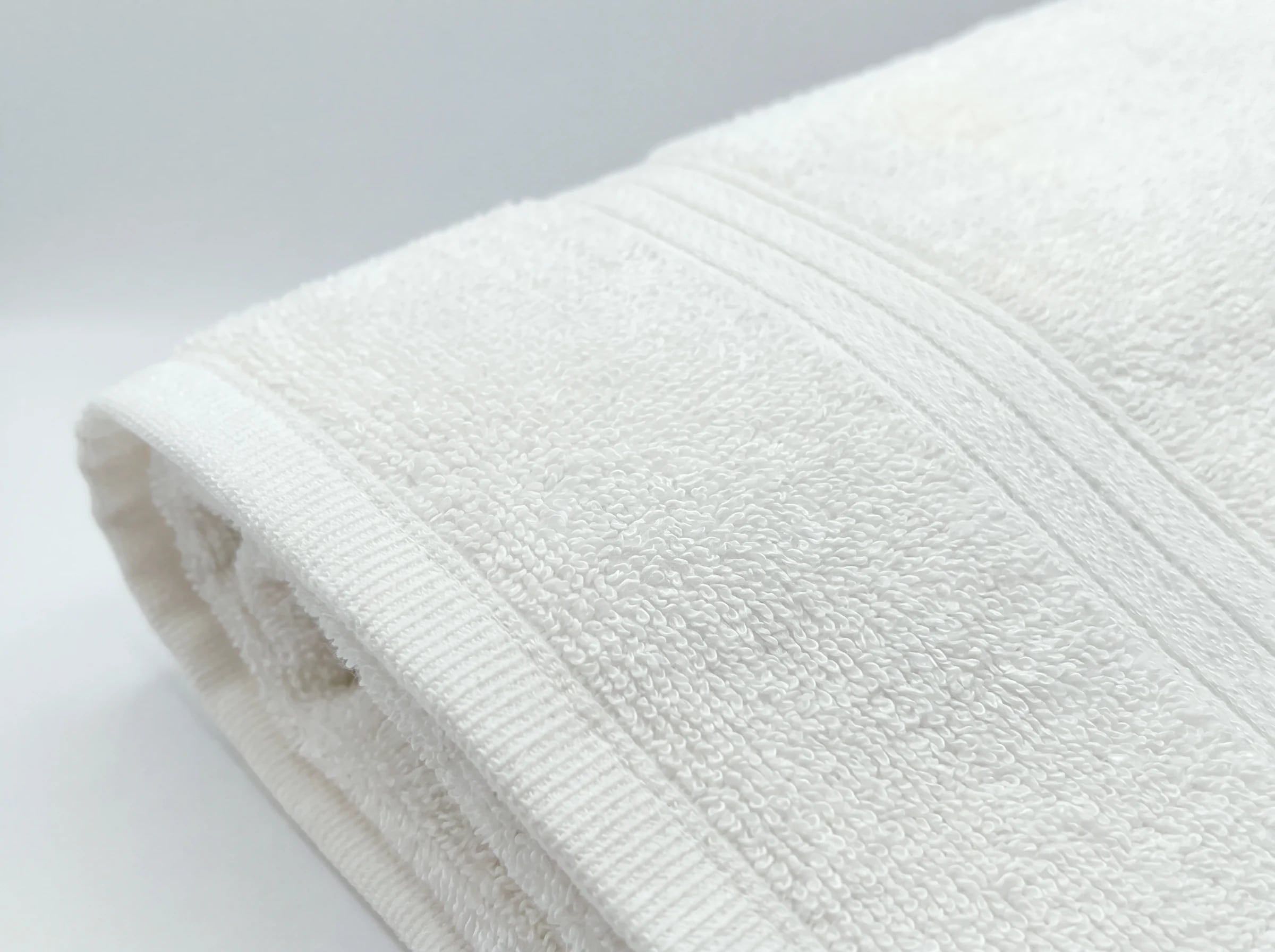 Zwirnfrottierwäsche Weiss 450 g/m² – Gewebe im Detail